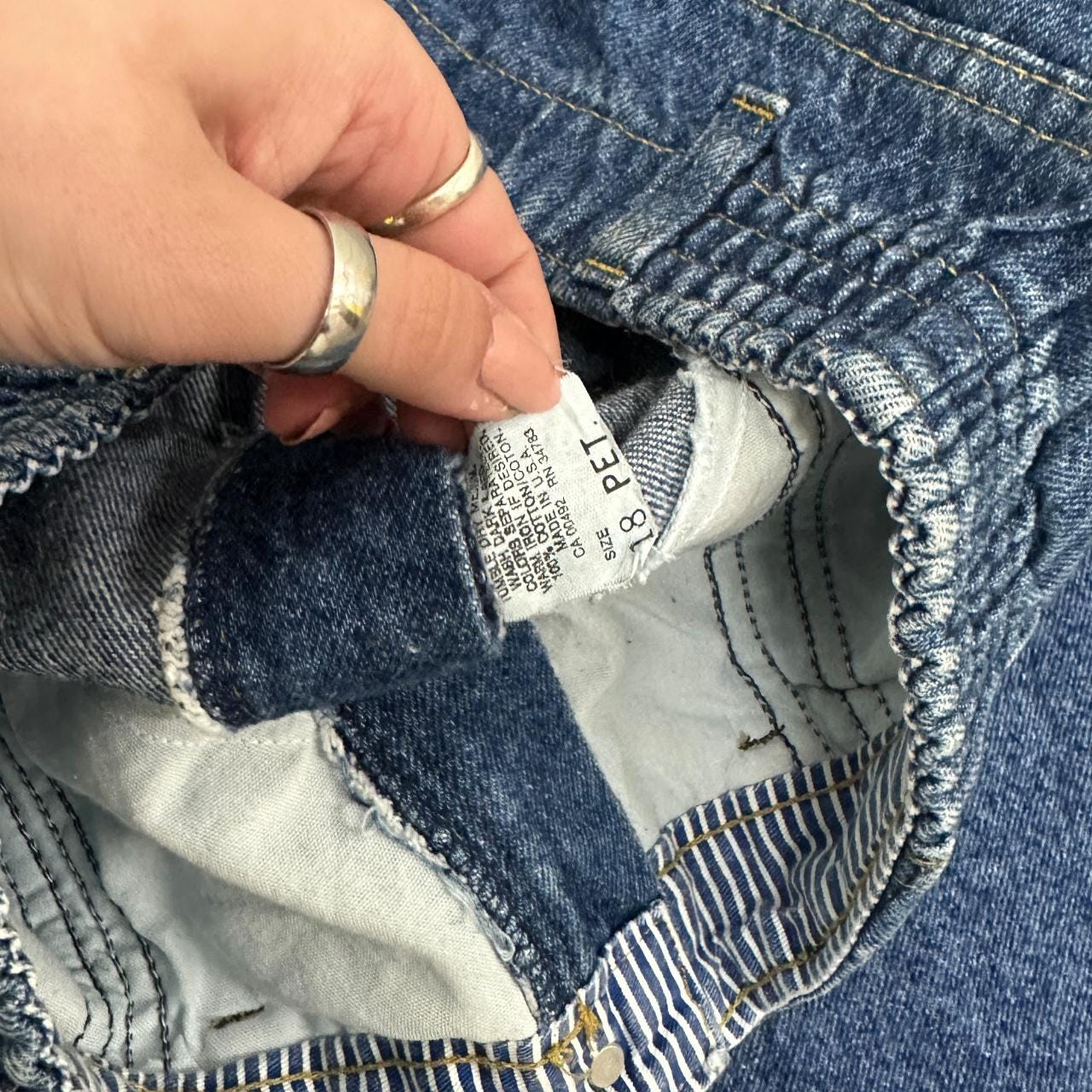 Vintage 90s Lee Elastic Waist Tapered Leg Mom Jeans Dark Blue W33 L28