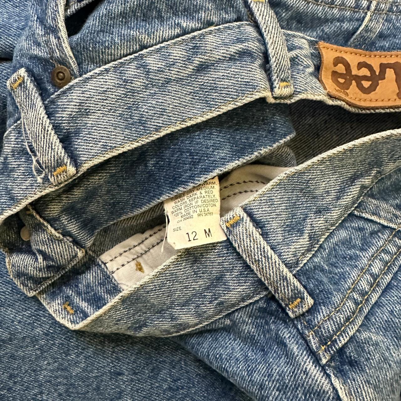 Vintage 90's Lee Tapered Leg Mom Jeans Mid Blue W26 L32