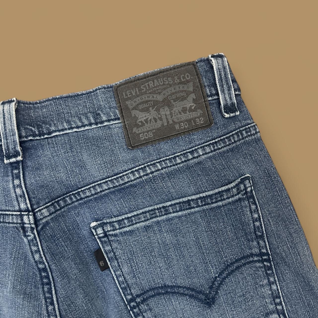 Vintage Levi's 508 Raw Hem Slim Tapered Cropped Jeans Dark Blue W32 L27