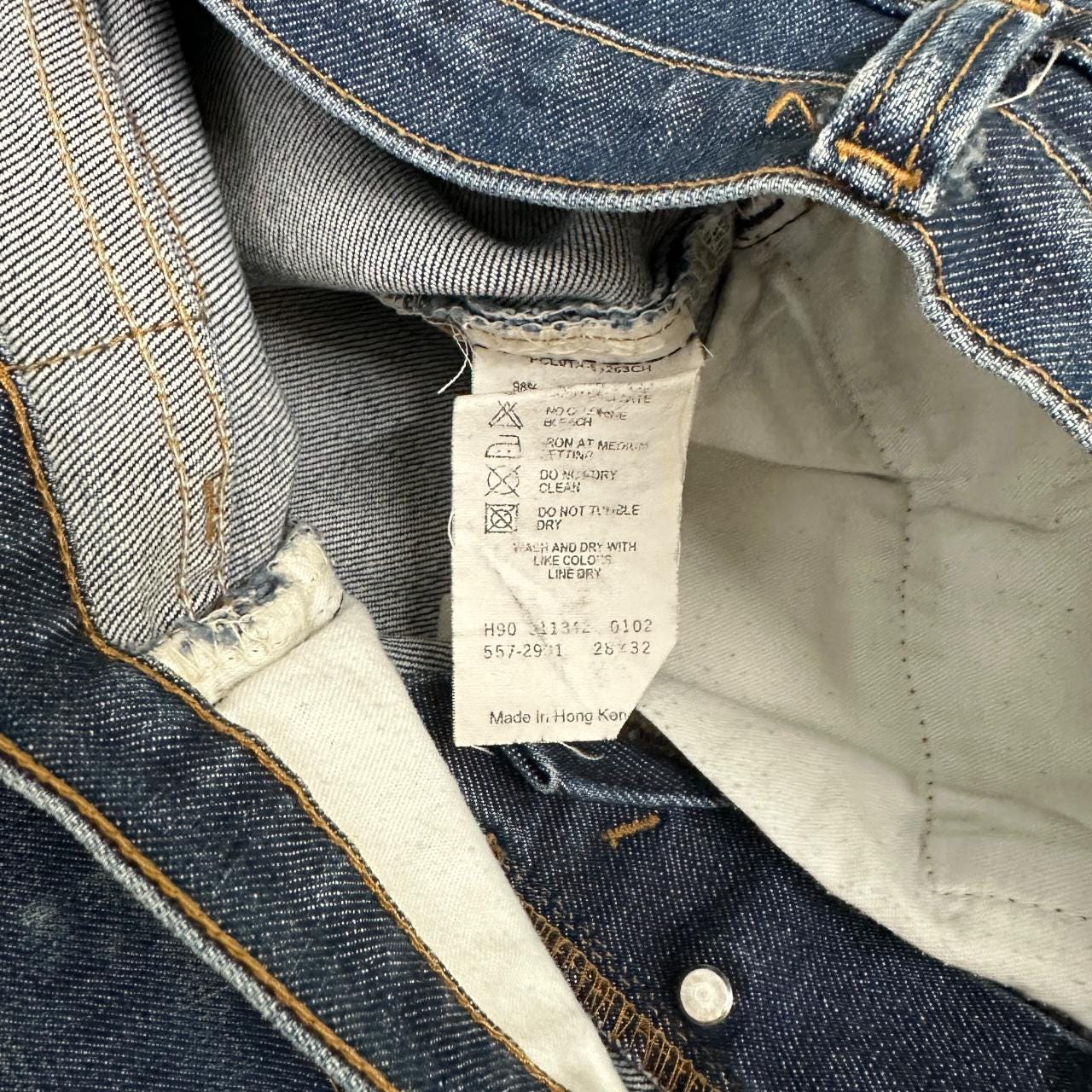 Vintage Y2k Levi's 557 Raw Hem Bootcut Jeans Dark Blue W30 L29