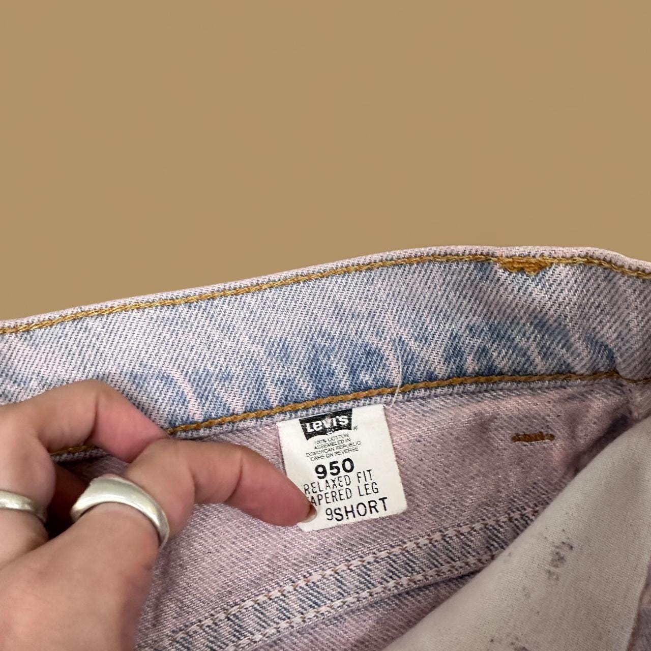 Vintage Levi's 950 Relaxed Tapered Leg Mom Jeans Pale Pink W29 L30