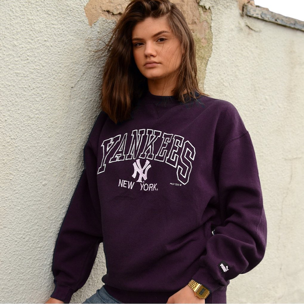 Why American Sports Sweatshirts Are Still a Vintage Staple in 2025
