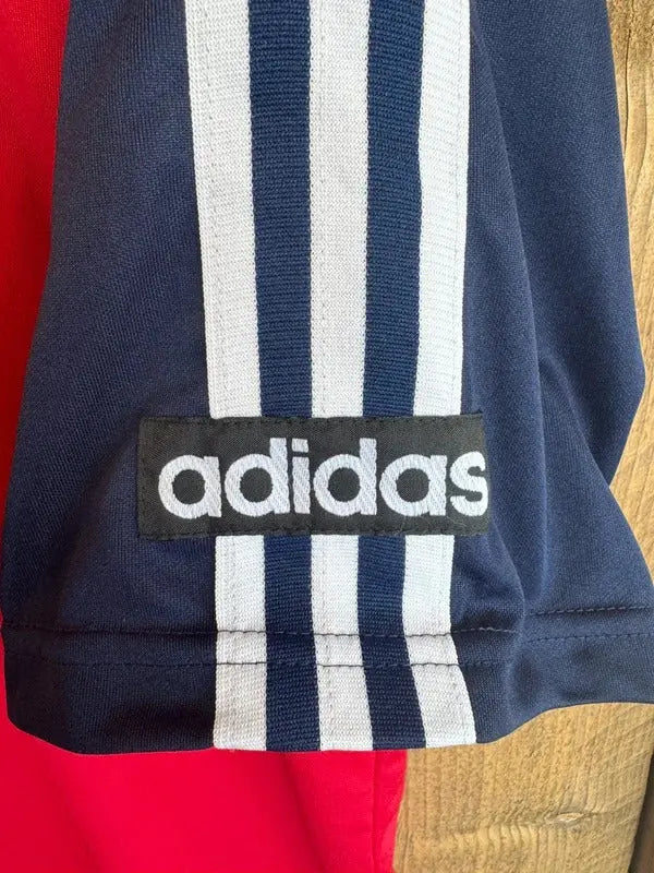 Original early 90s Vintage Adidas t-shirt Medium 90s Y2K Medium