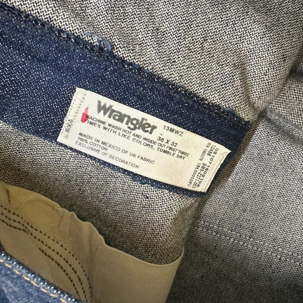 Vintage Wrangler USA Raw Hem Straight Leg Anklen Jeans Dark Blue W36 L29