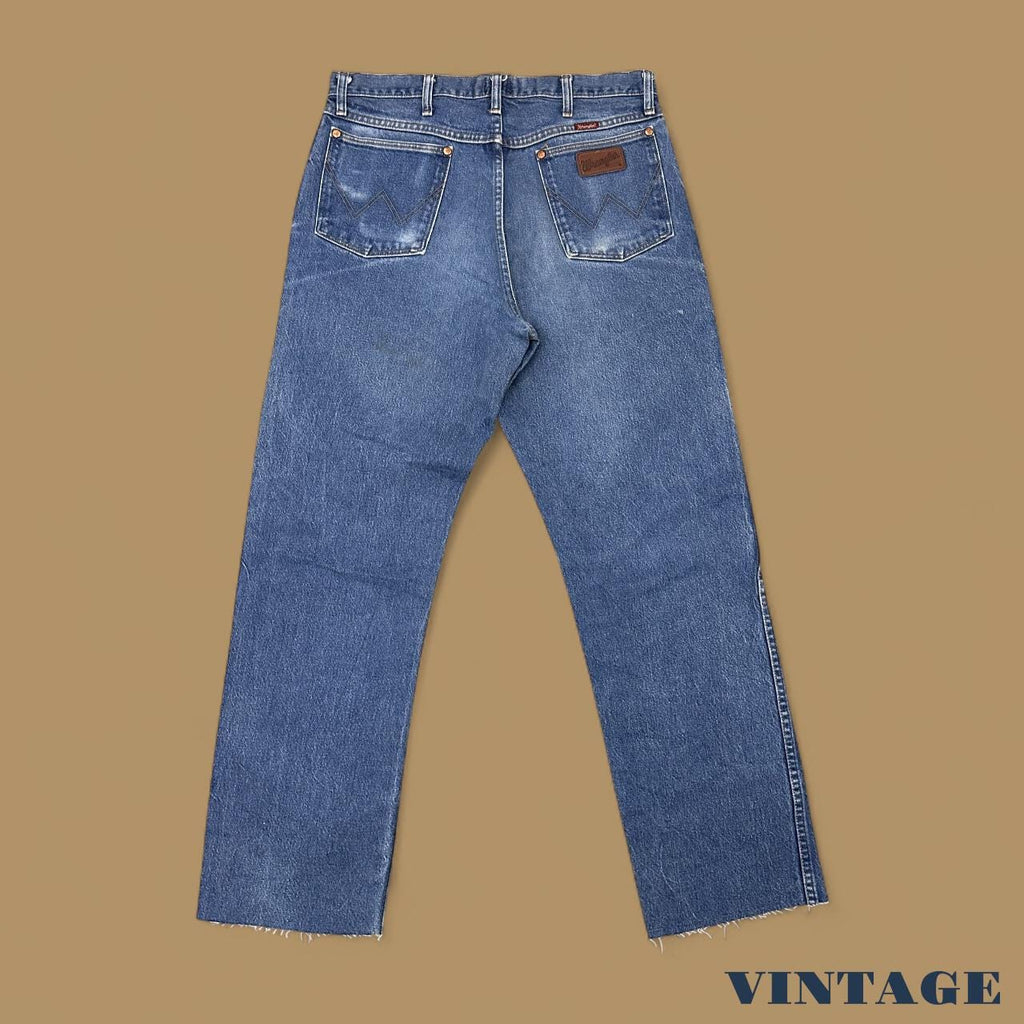 Vintage Wrangler USA Raw Hem Relaxed Straight Leg Skater Jeans Mid Blue W34 L31