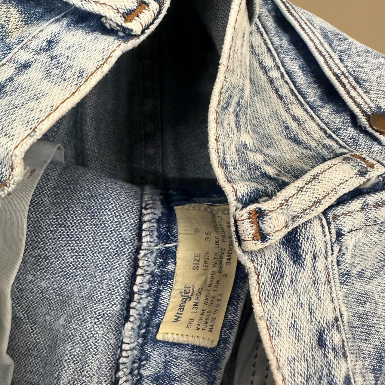 Vintage Wrangler USA Made Straight Leg Raw Hem Boyfriend Jeans Acid Wash Blue W26 L30