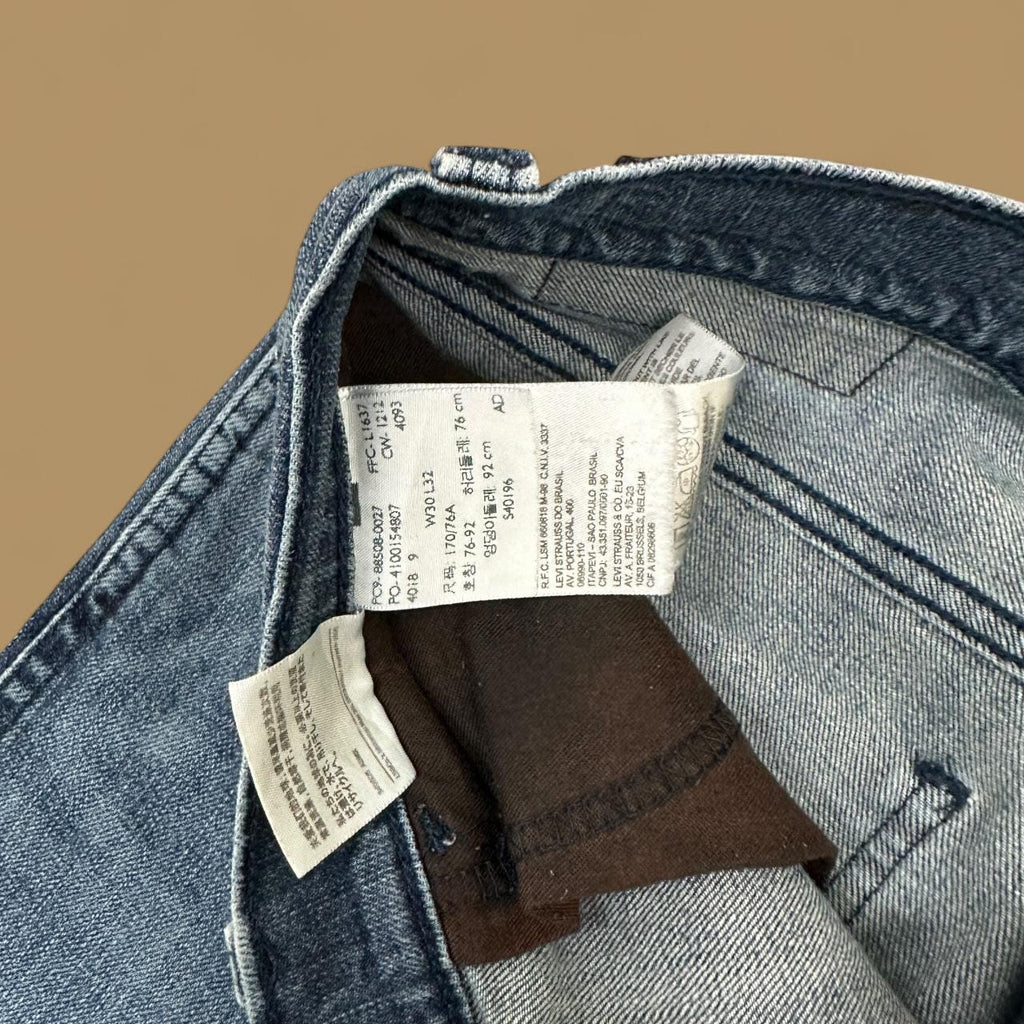 Vintage Levi&#39;s 508 Raw Hem Slim Tapered Cropped Jeans Dark Blue W32 L27