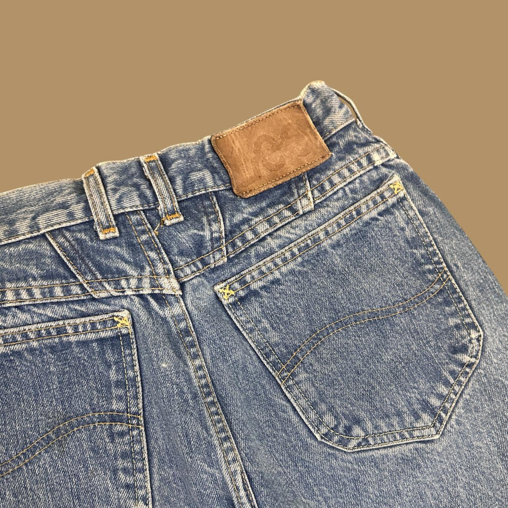 Vintage Lee Baggy Tapered Leg Jeans Mid Blue W25 L27