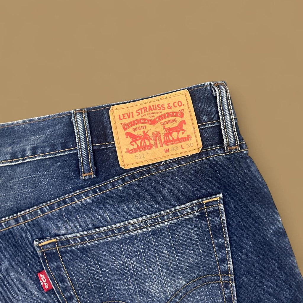 Vintage Levi&#39;s 511 Slim Straight Leg Cropped Jeans Raw Hem Dark Blue W42 L26