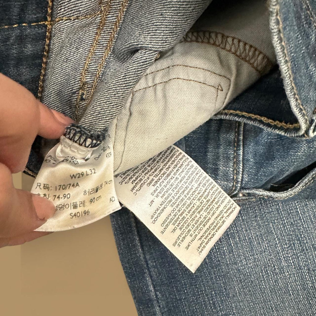 Vintage Levi&#39;s 513 Slim Straight Raw Hem Cropped Jeans Dark Blue W29 L26