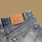 Vintage Levi&#39;s 550 Distressed Relaxed Straight Leg Jeans Mid Blue W32 L30