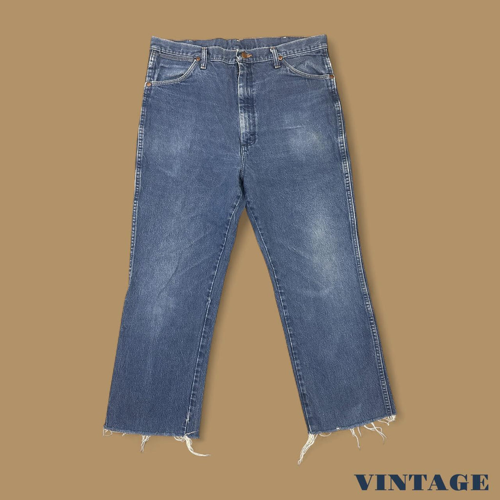 Vintage Wrangler USA Raw Hem Straight Leg Cropped Jeans Mid Blue W38 L26