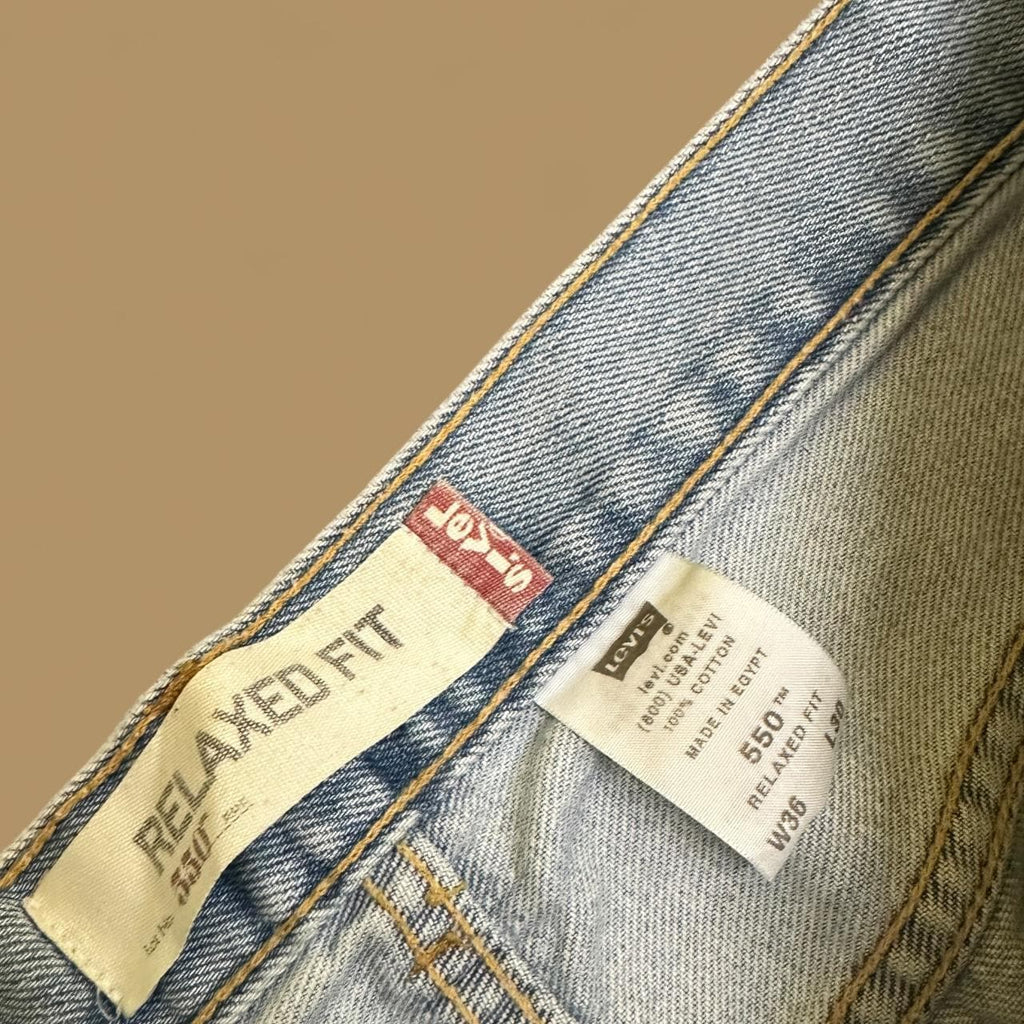 Vintage Levi&#39;s 550 Relaxed Straight Leg Jeans Light Blue W36 L30