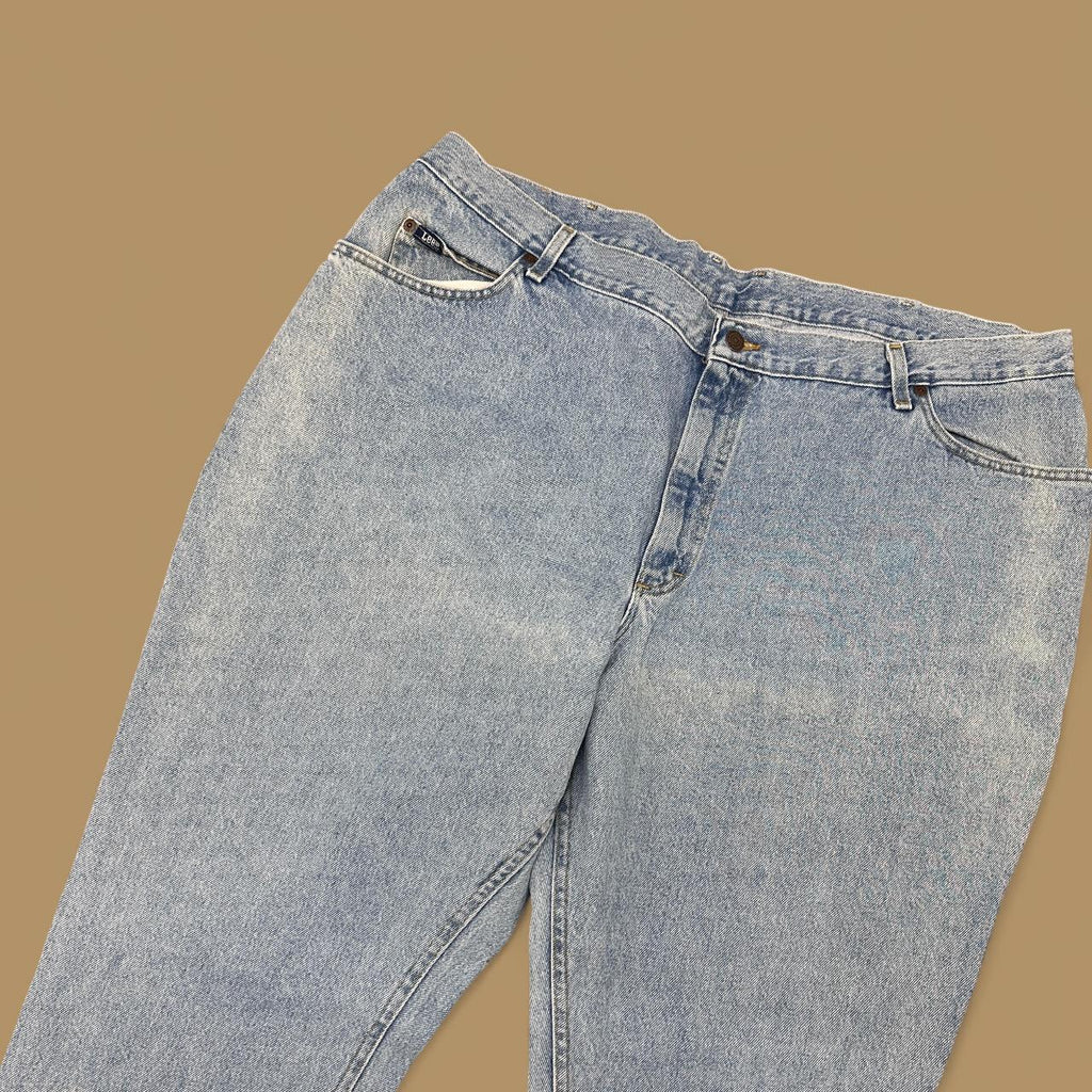 Vintage 90s Lee Tapered Leg Mom Jeans Light Blue W44 L30