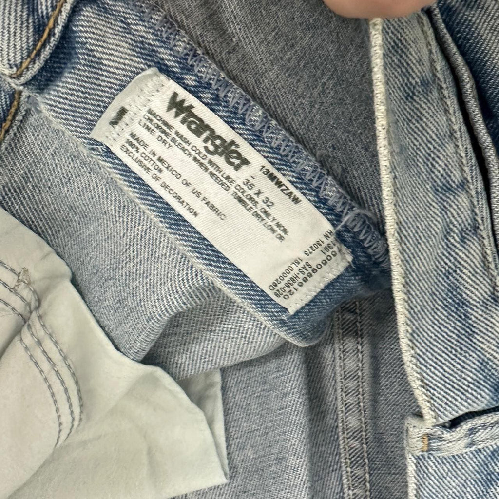 Vintage Wrangler USA Raw Hem Straight Leg Ankle Jeans Light Blue W35 L28