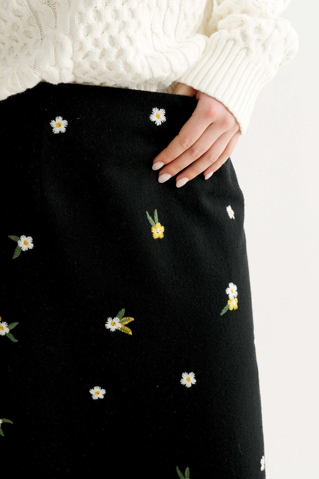 Buffy Daisy Tweed Midi Skirt - Black