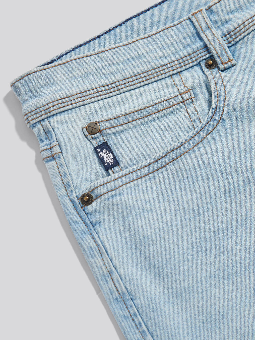 Mens Classic Fit Jean Mid Wash