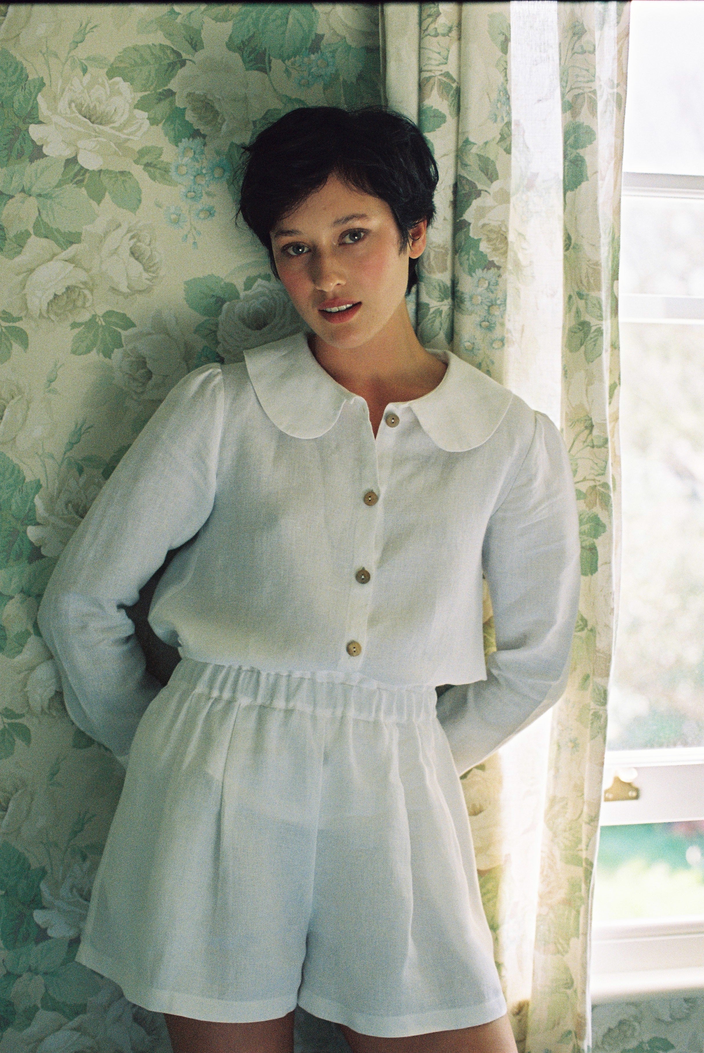 Olivia Linen Shorts - White - Delivery from June 26