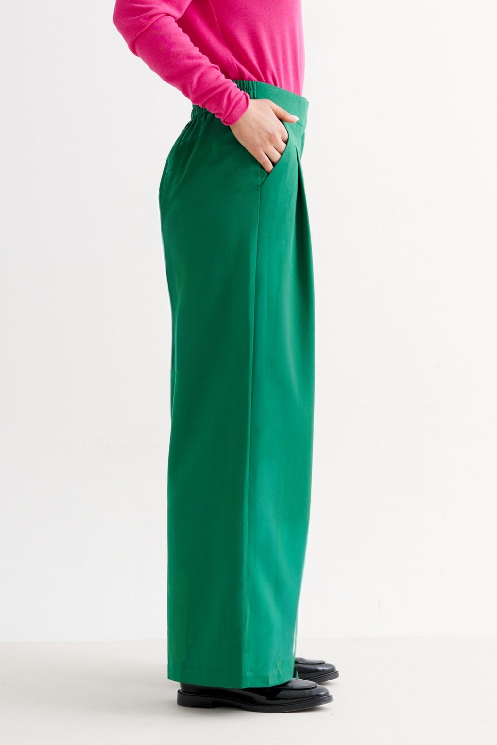 Tyler Fine Twill Pleat Front Wide Leg Trouser - Ivy Green