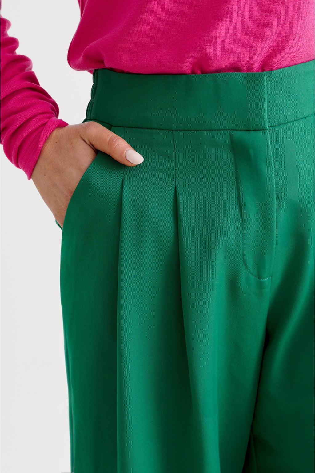 Tyler Fine Twill Pleat Front Wide Leg Trouser - Ivy Green