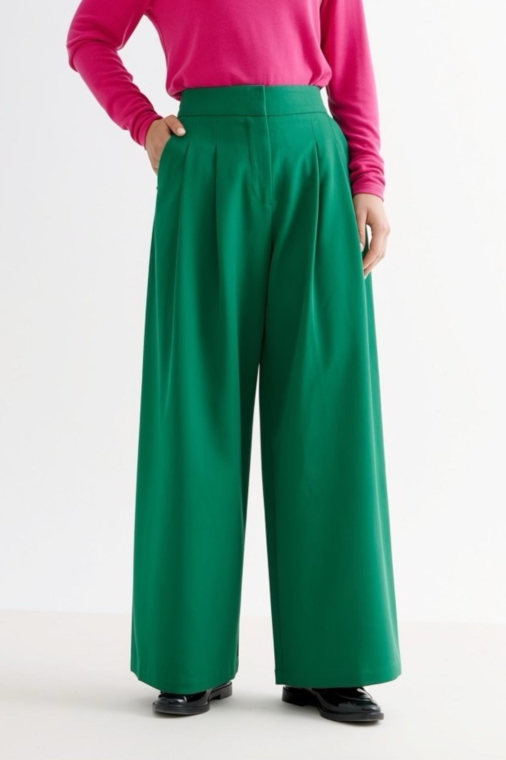 Tyler Fine Twill Pleat Front Wide Leg Trouser - Ivy Green