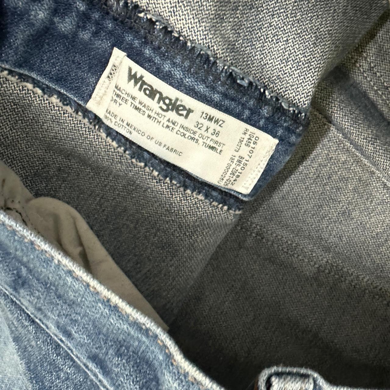 Vintage Wrangler USA Distressed Straight Leg Jeans Mid Blue W32 L36