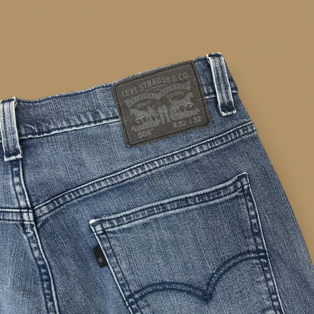 Vintage Levi&#39;s 508 Raw Hem Slim Tapered Cropped Jeans Dark Blue W32 L27