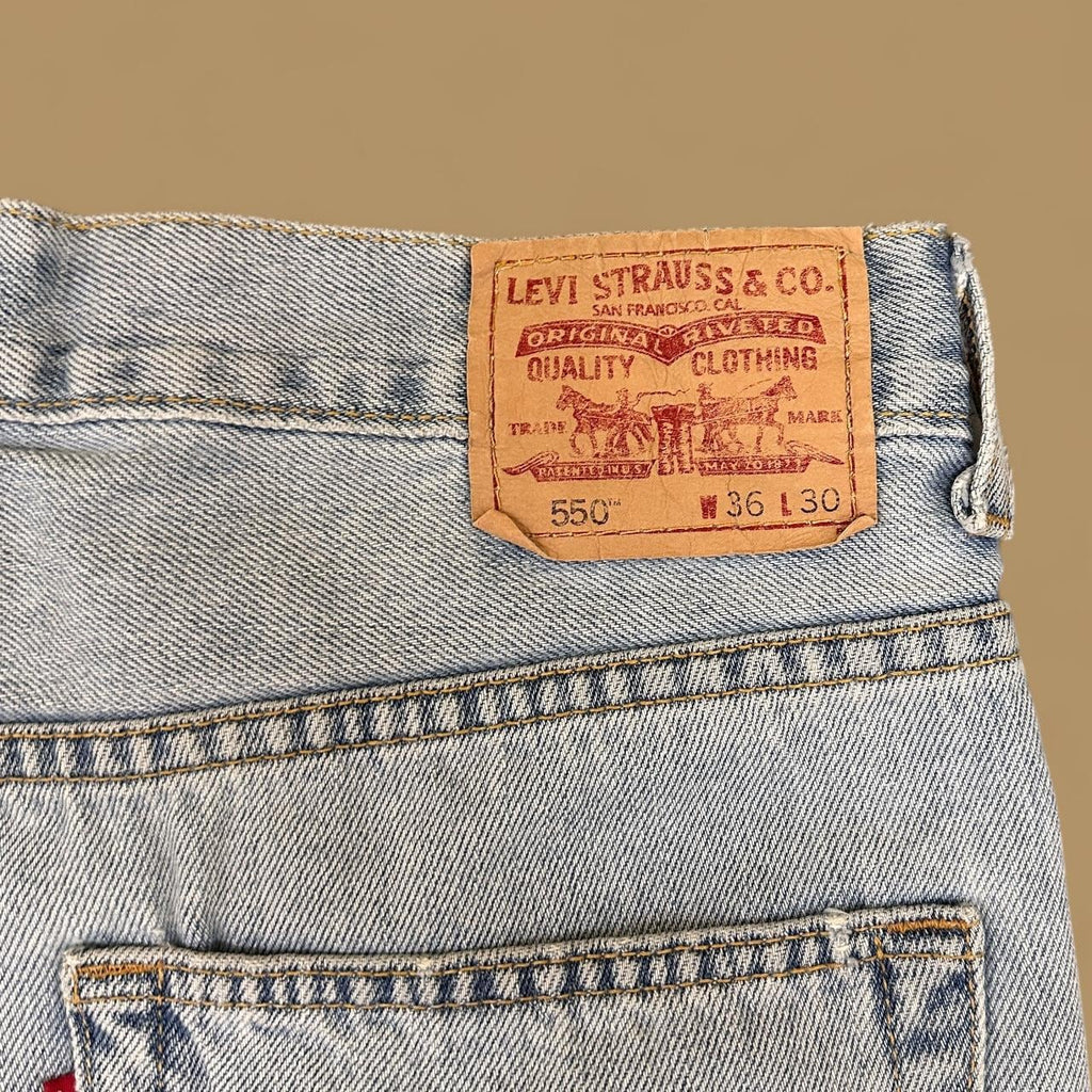 Vintage Levi&#39;s 550 Relaxed Straight Leg Jeans Light Blue W36 L30