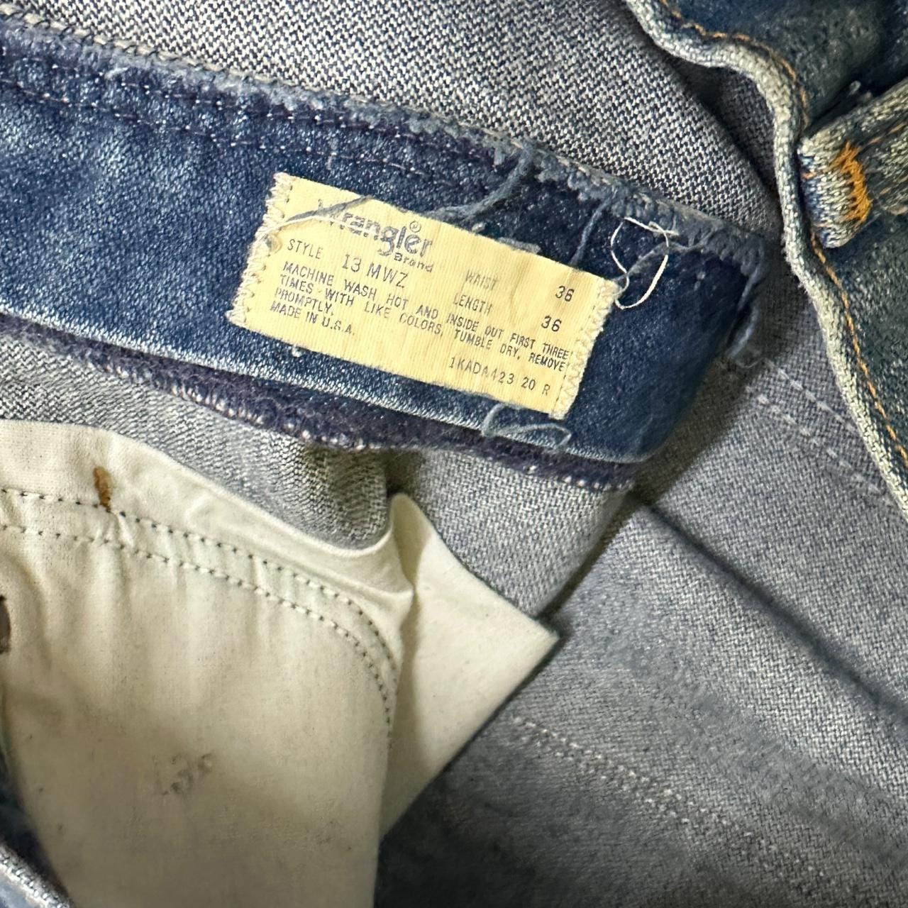 Vintage Wrangler USA Made Raw Hem Straight Leg Ankle Jeans Mid Blue W34 L28