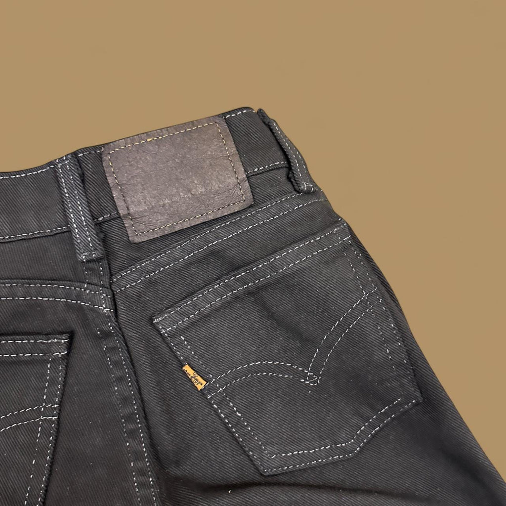 Vintage Levi's Relaxed Tapered Leg Petite Mom Jeans Overdyed Black W22 L24