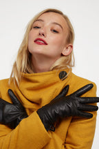 Tema Black Leather Touchphone Gloves.